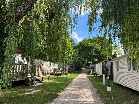 Camping Lou Troumpetoun - Camping Var