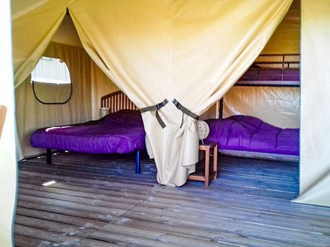 CANVAS AND WOOD TENT 4 people - FREEFLOWER without sanitary facilities