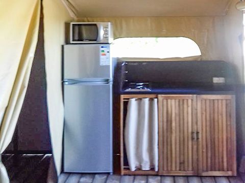 CANVAS AND WOOD TENT 4 people - FREEFLOWER without sanitary facilities