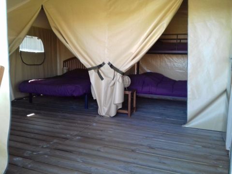 CANVAS AND WOOD TENT 4 people - FREEFLOWER without sanitary facilities