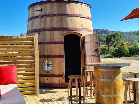 UNUSUAL ACCOMMODATION 4 people - L'OLIFOUDRE, with Jacuzzi and aperitif basket