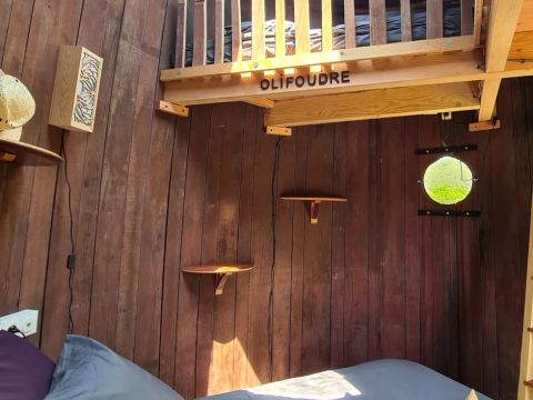 UNUSUAL ACCOMMODATION 4 people - L'OLIFOUDRE, with Jacuzzi and aperitif basket