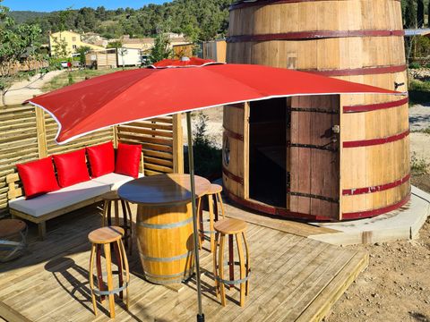 UNUSUAL ACCOMMODATION 4 people - L'OLIFOUDRE, with Jacuzzi and aperitif basket