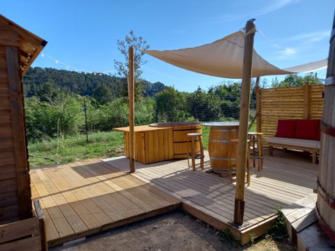 UNUSUAL ACCOMMODATION 4 people - L'OLIFOUDRE, with Jacuzzi and aperitif basket