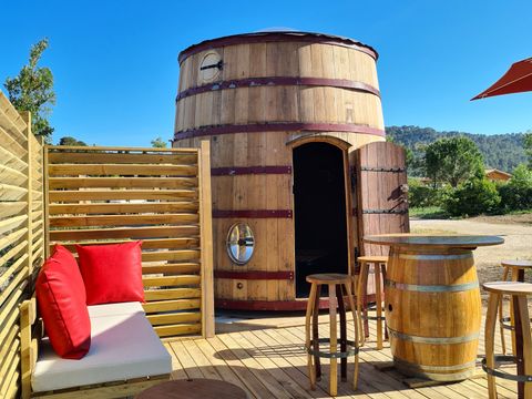 UNUSUAL ACCOMMODATION 4 people - L'OLIFOUDRE, with Jacuzzi and aperitif basket