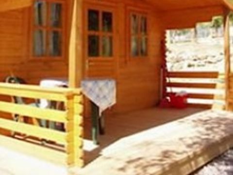 CHALET 4 personnes - sans cuisine - sans sanitaires