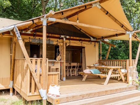 TENTE 6 personnes - Tente Lodge NEANDERTAL 55m2 avec sanitaires