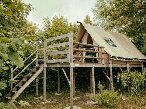 UNUSUAL ACCOMMODATION 2 people - La Canadienne on stilts (without sanitary facilities)