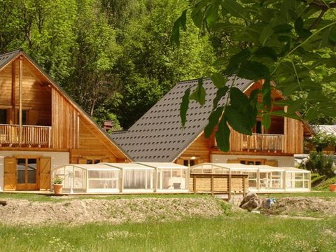 Chalet La Lauze - Camping Isere