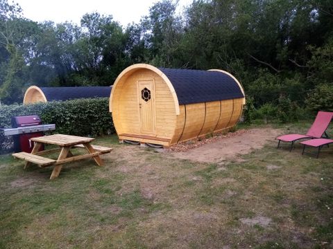 HÉBERGEMENT INSOLITE 2 personnes - Tonneaux