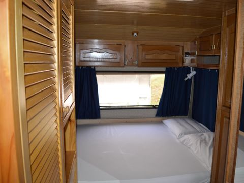 CARAVAN 2 people - With water and private bathroom (no shower)