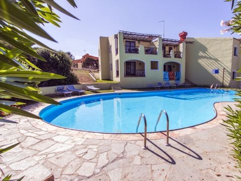 VILLA 4 personnes - In, accès à la piscine commune