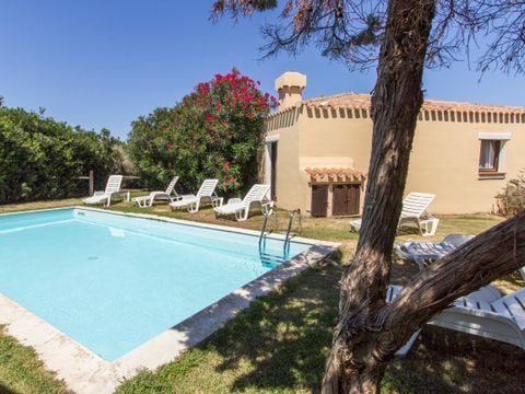 VILLA 6 personnes - In, accès à la piscine commune