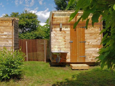 CANVAS AND WOOD TENT 5 people - Greenlodge with private bathroom