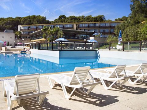 Comptat Sant Jordi Appart'hôtel  - Camping Girona