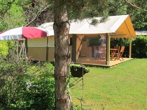 TENTE TOILE ET BOIS 5 personnes - Lodge VICTORIA 30m² - Finition Luxe (Samedi au samedi)