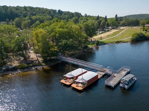 UNUSUAL ACCOMMODATION 3 people - Lodge Boat 1 cabin 1 to 3 persons