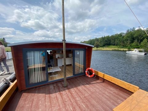 UNUSUAL ACCOMMODATION 3 people - Lodge Boat 1 cabin 1 to 3 persons