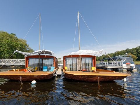 HÉBERGEMENT INSOLITE 3 personnes - Lodge Boat 1 cabine 1 à 3 personnes