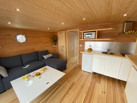 HÉBERGEMENT INSOLITE 3 personnes - Lodge Boat 1 cabine 1 à 3 personnes