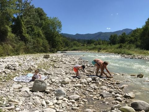 Villatent le Lac Bleu - Camping Drôme