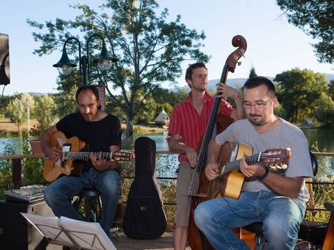 Villatent le Lac Bleu - Camping Drome - Image N°19