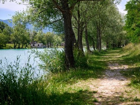 Villatent le Lac Bleu - Camping Drome - Image N°25