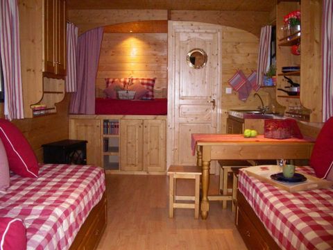 LODGE 5 personnes - Roulotte (Séjour Famille) climatisée / sans petit déjeuner / 5 pers inclus / Spa privatif en option