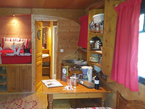 LODGE 2 people - Air-conditioned gypsy caravan (Nuit d'Amour stay) / Private spa and romantic atmosphere / 2 people included