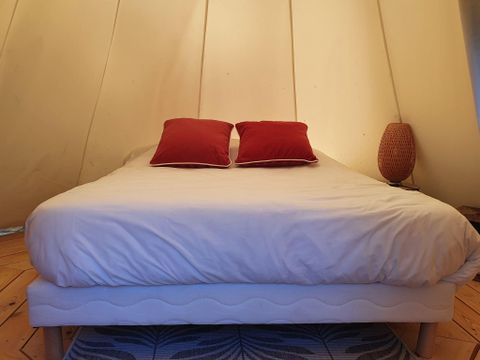 TENT 2 people - TIPI LODGE 6 m² for 2 people with breakfast and private Jacuzzi with unlimited access