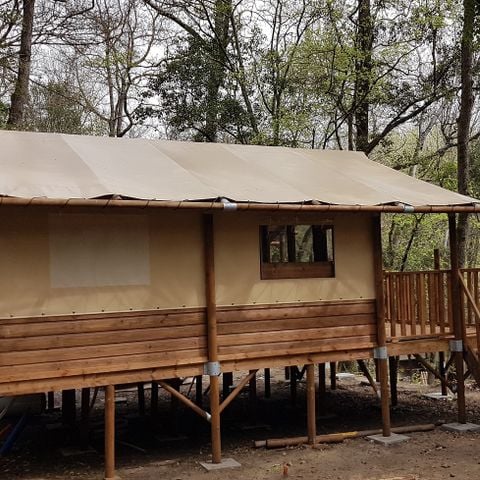 TENTE TOILE ET BOIS 6 personnes - Paillote avec salle de bain et cuisine