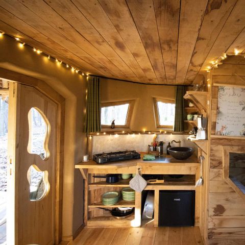 UNUSUAL ACCOMMODATION 4 people - Tiny house Hobbit with hot tub