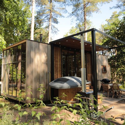 UNUSUAL ACCOMMODATION 5 people - Tiny house Classic with hot tub