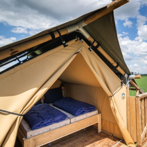 CANVAS AND WOOD TENT 2 people - including sanitary facilities