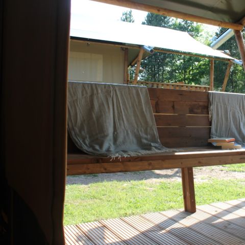 CANVAS AND WOOD TENT 4 people - including sanitary facilities