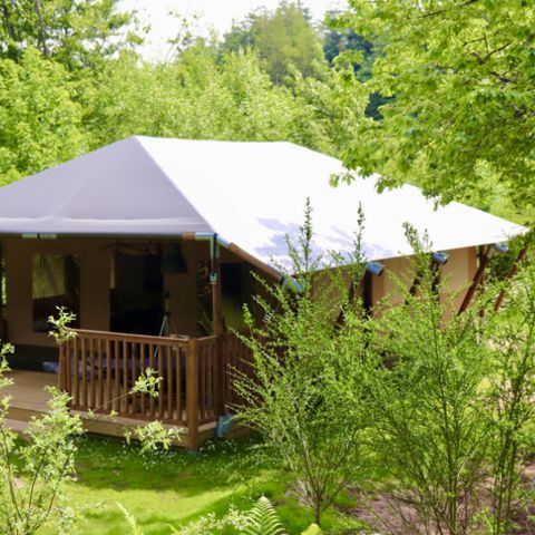 TENTE TOILE ET BOIS 6 personnes - y compris les installations sanitaires