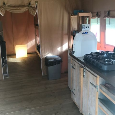 CANVAS AND WOOD TENT 4 people - incl. private sanitary facilities