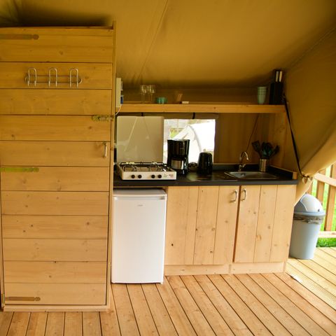 CANVAS AND WOOD TENT 6 people - including toilet