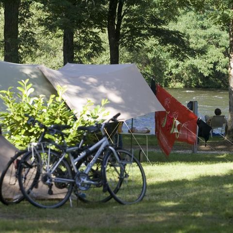 Stellplatz - mit Strom (Auto + Warmwasser)