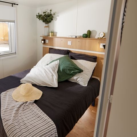 Stacaravan 4 personen - Homeflower Premium 28m² - 2 kamers + overdekt terras 21m² + CLIM + TV + Bedlinnenpakket + handdoeken