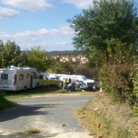 PIAZZOLA - Spazio per veicoli a 2 ruote (bicicletta - moto)