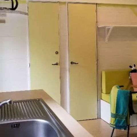 MOBILHOME 6 personnes - 2 chambres avec vue riviere Dimanche/Dimanche (29 m²) - n°64 à 72 6 personnes