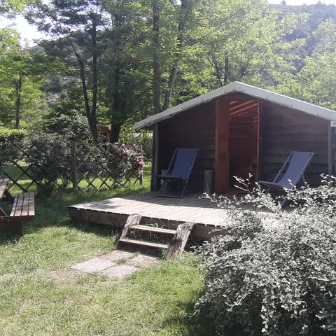 CHALET 4 Personen - CABANE TRAPPEUR ohne Sanitäranlagen 19.5 m²