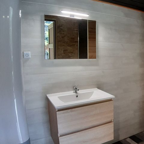 ALOJAMIENTO INUSUAL 4 personas - Cabina PERched con instalaciones sanitarias 15 m²