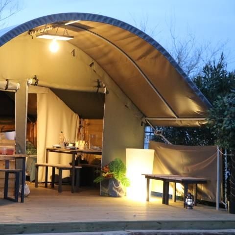 BUNGALOWTENT 5 personen - SAFARI LODGE KIBO zonder sanitair 40 m²