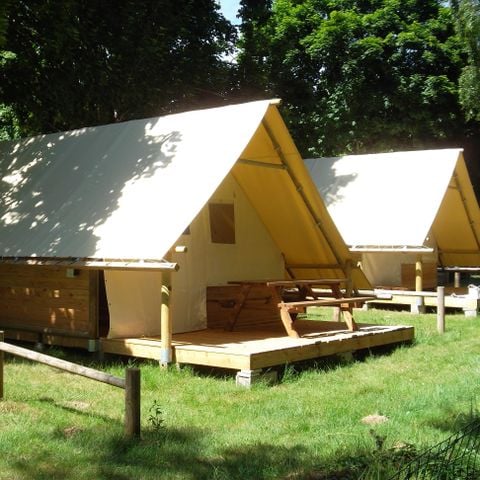 BungalowTent 4 personen - Bungalow Amazone Standard 20m² / 2 kamers - terras (geen eigen badkamer)