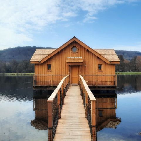 ALOJAMIENTO INUSUAL 2 personas - CABANE SUR L'EAU con Jacuzzi