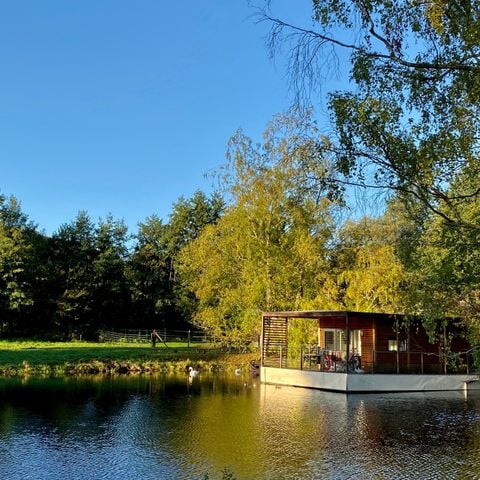 UNUSUAL ACCOMMODATION 2 people - CABIN ON THE WATER