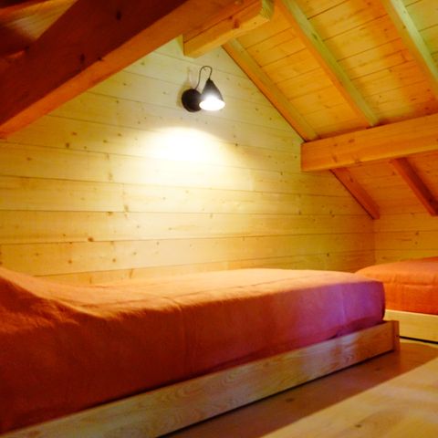 UNUSUAL ACCOMMODATION 4 people - Beaumont perched cabin sleeps 4