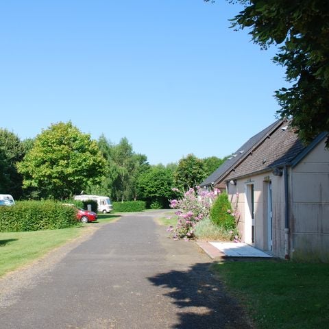 EMPLACEMENT - 1 voiture + tente ou caravane